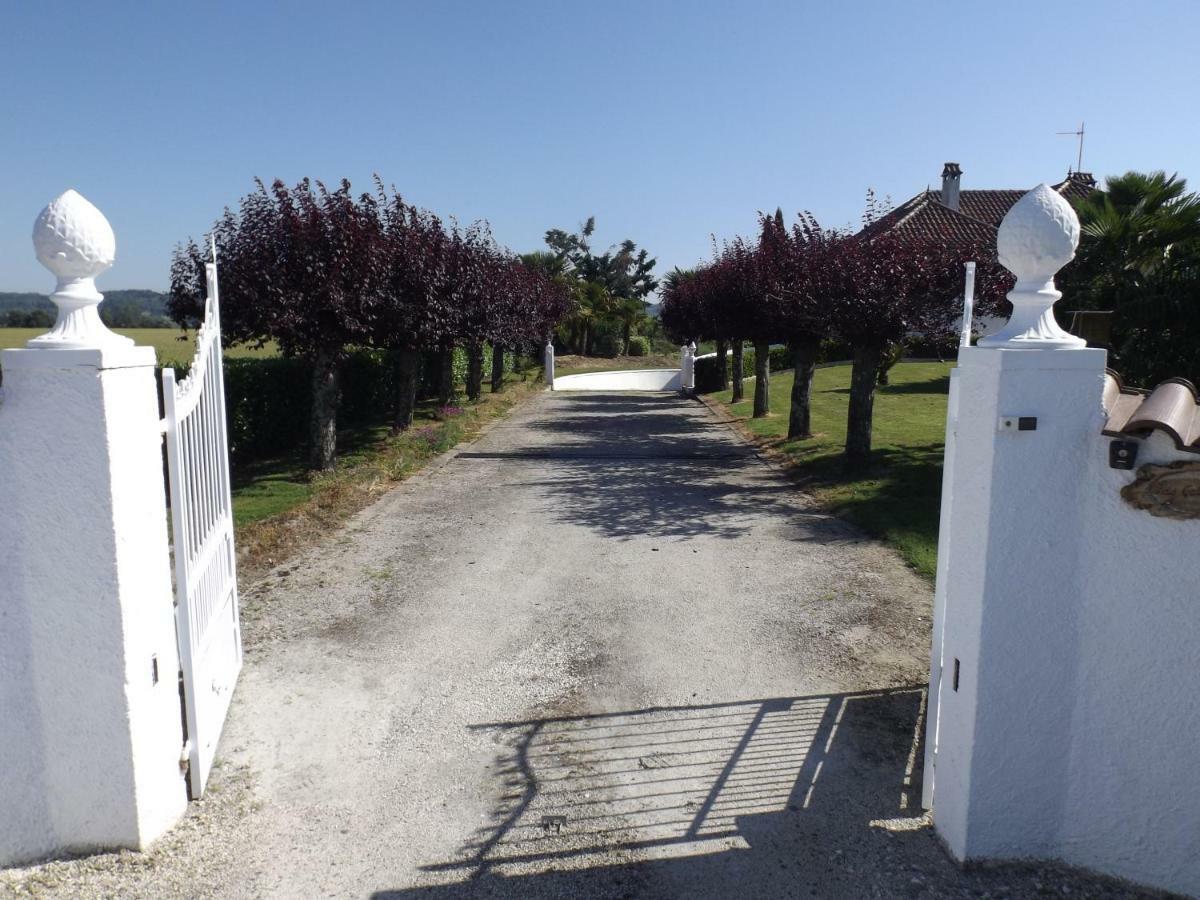 Chambre D'Hotes Bleue Bed & Breakfast Saint-Nicolas-de-la-Grave Exterior photo